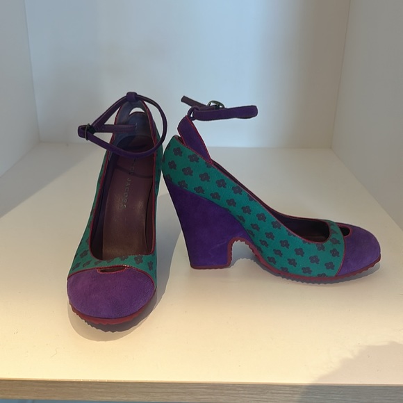 Marc Jacob’s, suede round toe, ankle strap wedged heel. - Picture 2 of 4